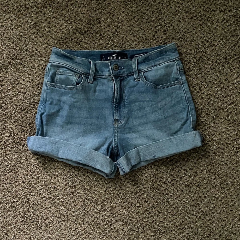 HOLLISTER JEAN SHORTS